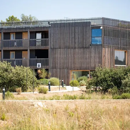 ホテル Thecamp & - Aix En Provence 3*